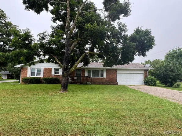 853 Sunset Ave, Marshfield, MO 65706