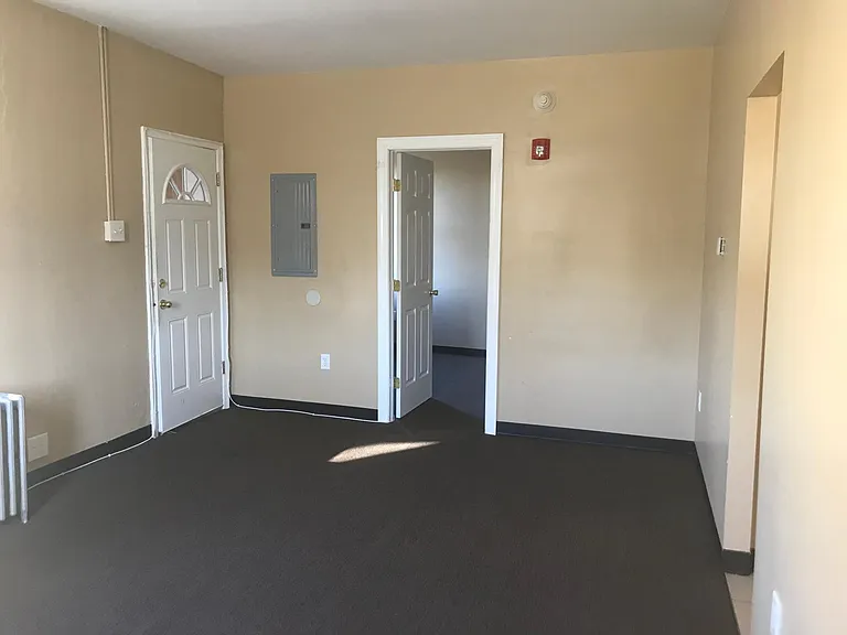 2 E Broad St #3 — Photo 2