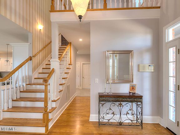 5th image of 2869 Trailwood Drive SE