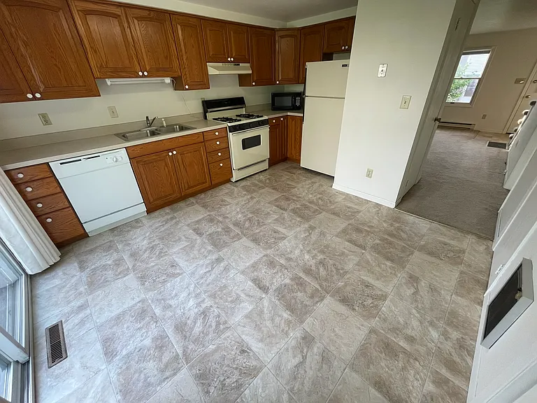 435 Cedarcrest Dr — Photo 13