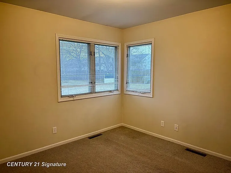 6030-6032 Canton Dr — Photo 11