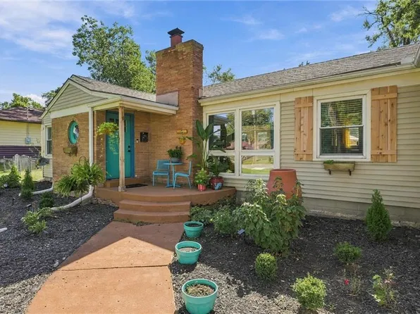 725 W Elm St, Olathe, KS 66061