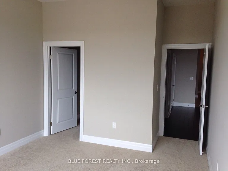 240 Villagewalk Blvd #1208 — Photo 10