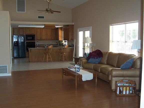 5th image of 2348 N Hunt Dr