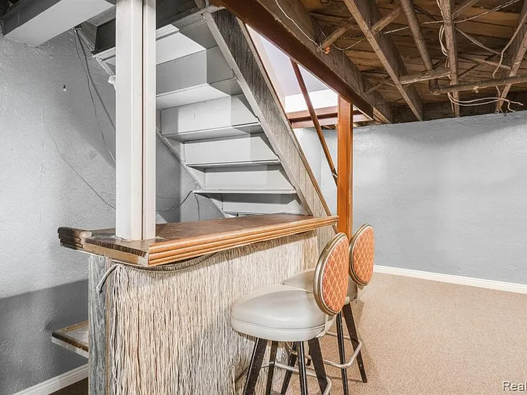 3388 Coolidge Hwy — Photo 33