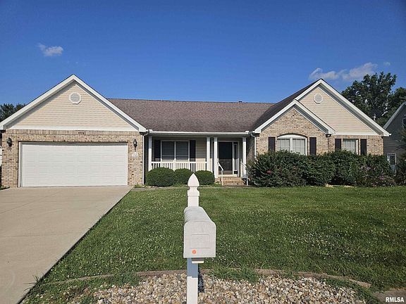 3rd image of 1905 N Dawn Dr