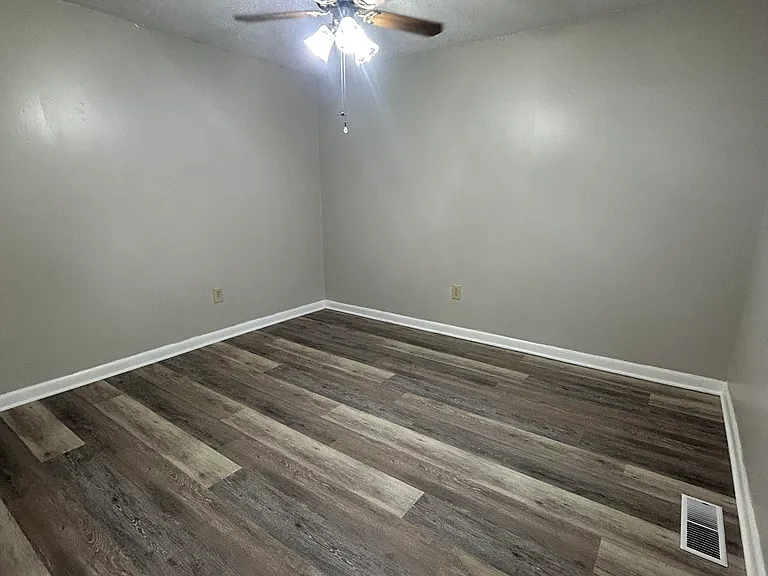122 W North St #5 — Photo 13
