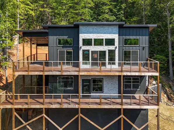 1008 Daisy Ct, Sevierville, TN 37876