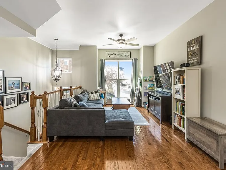 42674 Orefield Ter — Photo 2