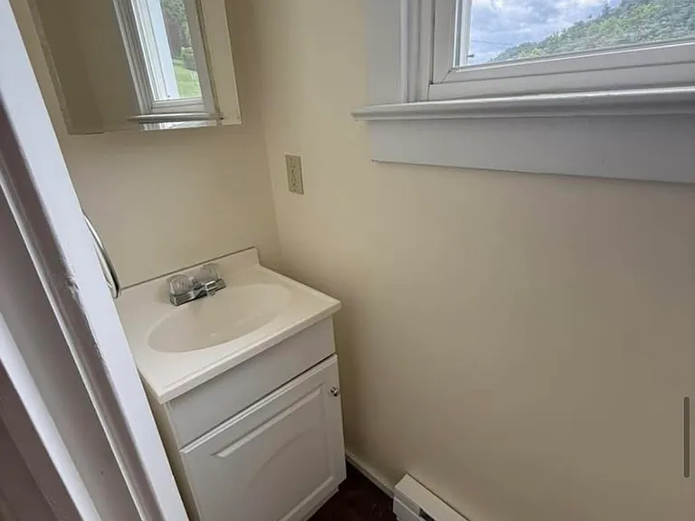419-421 Oak St #1 — Photo 12