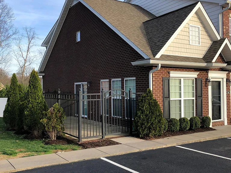 454 S Old Kentucky Rd — Photo 2