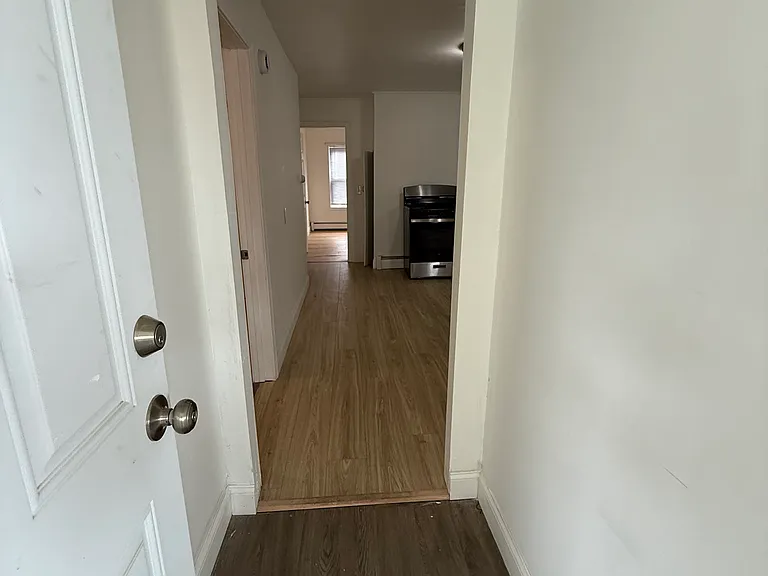180 Cedar St #4 — Photo 7