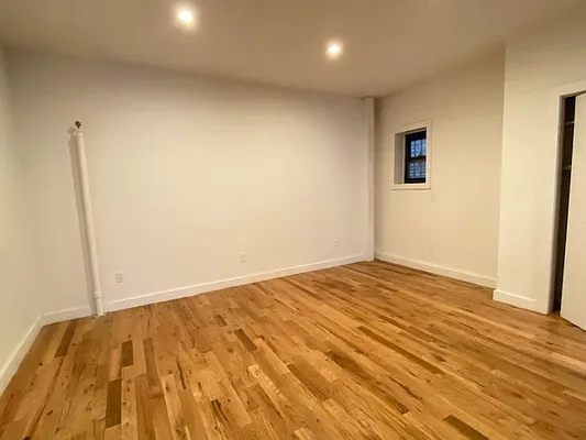 Rented by REAL New York | media 33