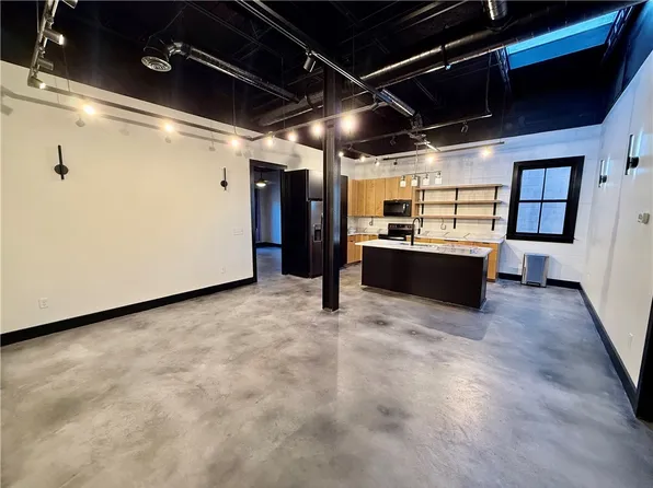 706 Gloucester St #B, Brunswick, GA 31520