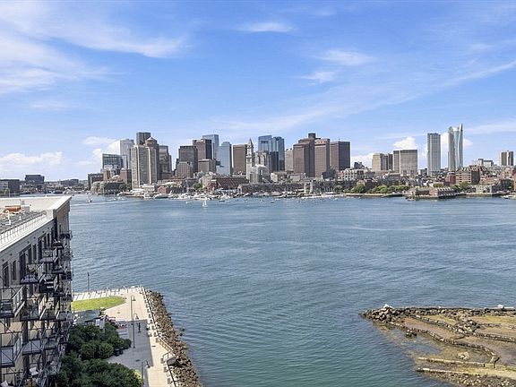 4th image of 45 Lewis St #511