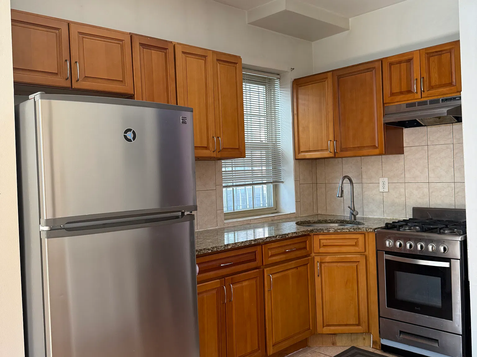 2 bed, 1000 sqft, $2,600 — Photo 4