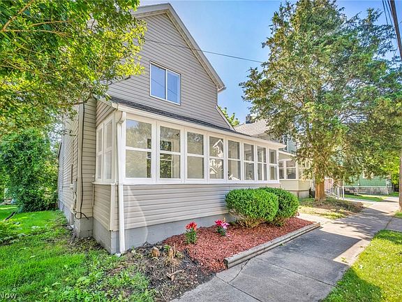 2nd image of 1909 2nd St SW