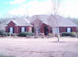 61 Zachery Dr, Hattiesburg, MS 39402