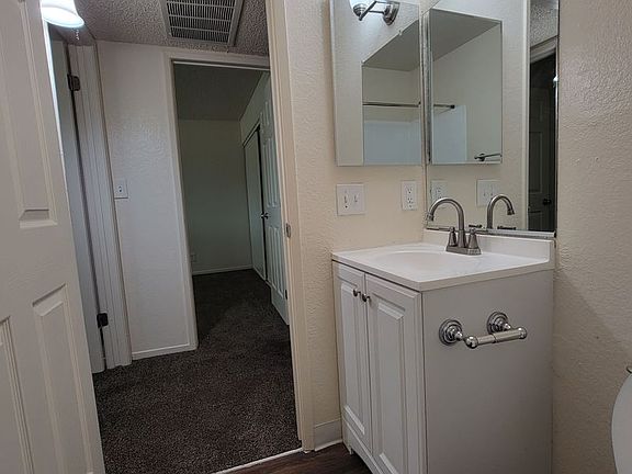 5th image of 1600 Bell St APT 6