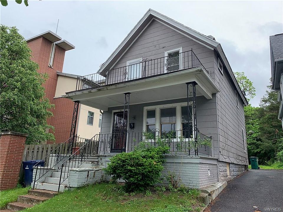 1st image of 131 Harvard Pl