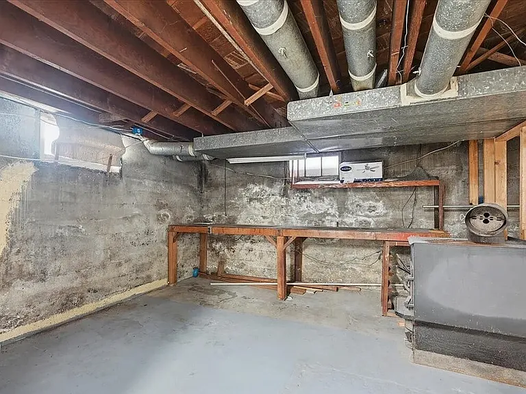 4624 N Pearl St — Photo 23