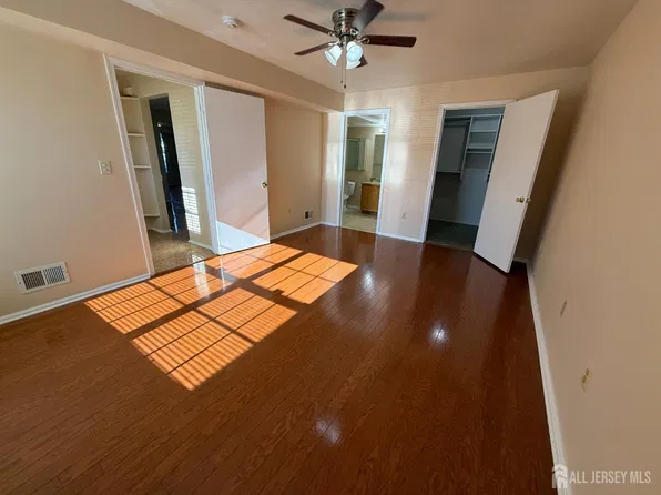 1101 Stony Brook Way, North Brunswick, NJ 08902