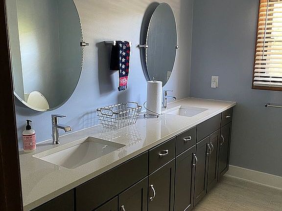 Guest Bathroom Upstairs