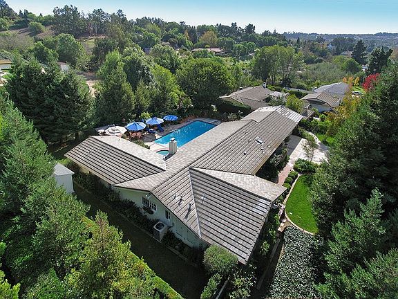 2nd image of 1862 Ramona Dr
