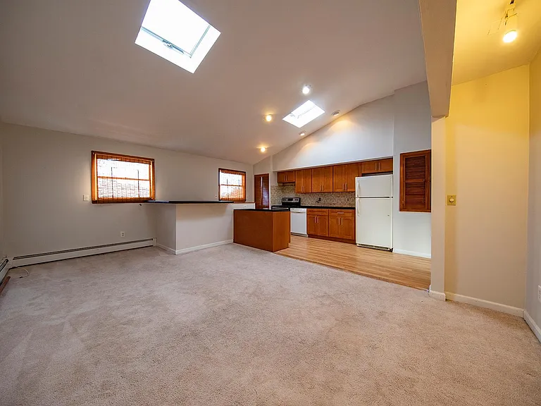 2 Buffalo St — Photo 3