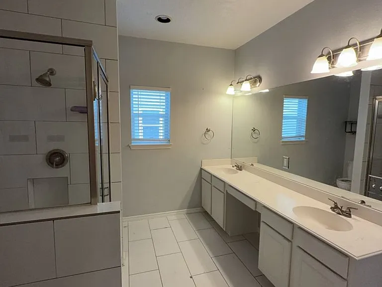 1828 Fletcher St — Photo 14