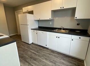 2152 C St SW, Cedar Rapids, IA 52404