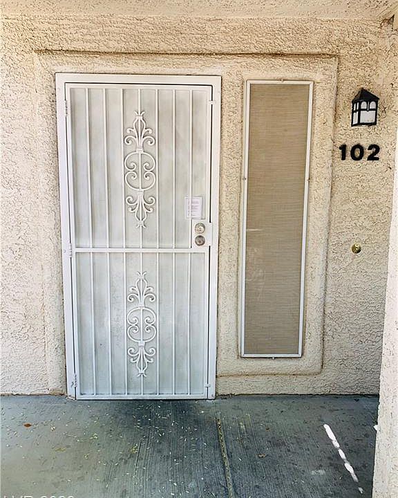 1st image of 3152 Tarpon Dr Unit 102