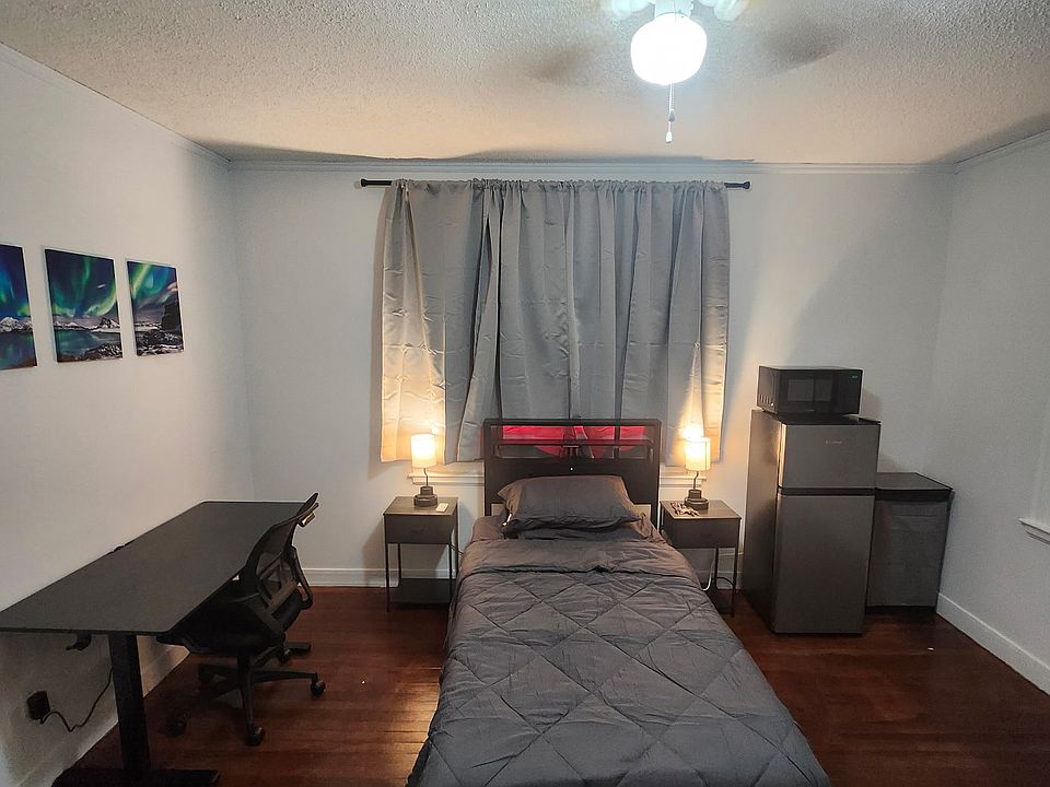 2nd image of 4400 Lillian Hwy #8