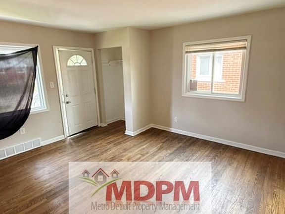 4th image of 2631 S Bassett St