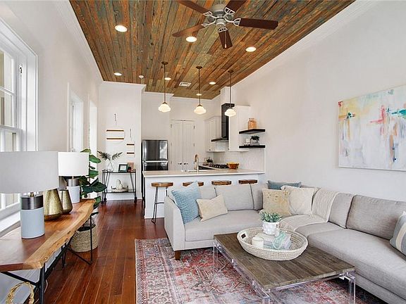 5th image of 3720 Royal St #3720