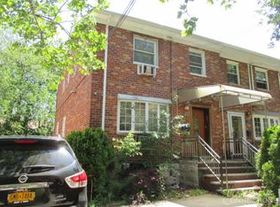 15812 72nd Ave, Fresh Meadows, NY 11365