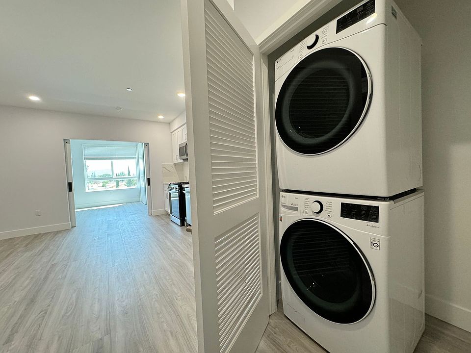 1st image of 11848 Vanowen St #507