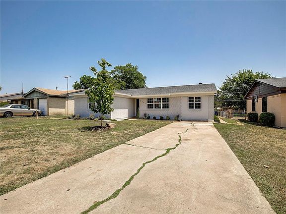 3rd image of 2380 Blue Creek Dr
