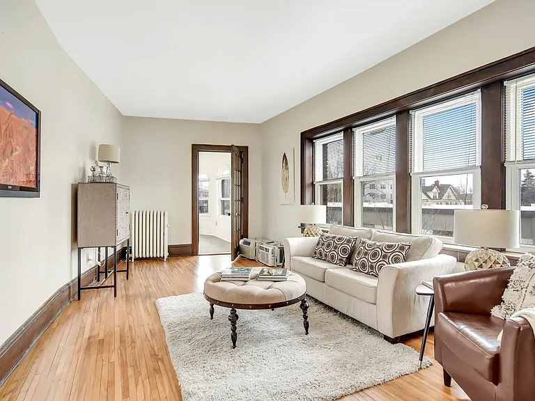2107 Hennepin Ave #11 — Photo 9