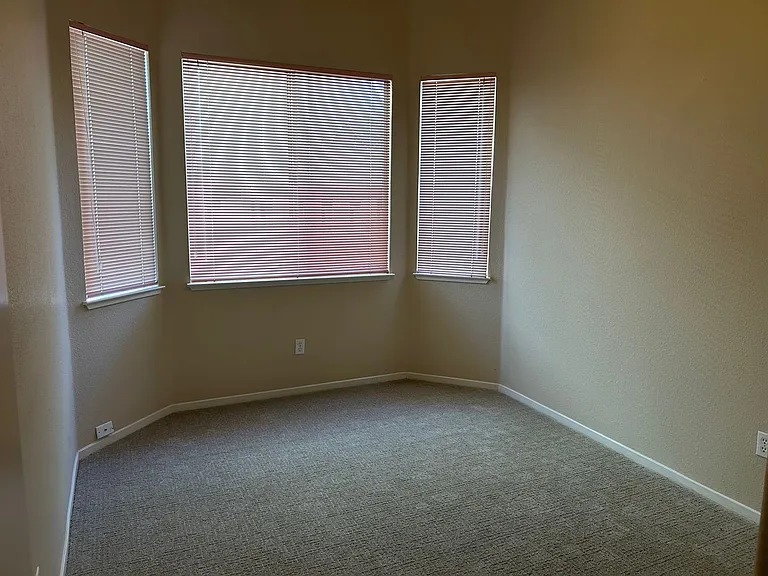 580 Creekwood Ct — Photo 10
