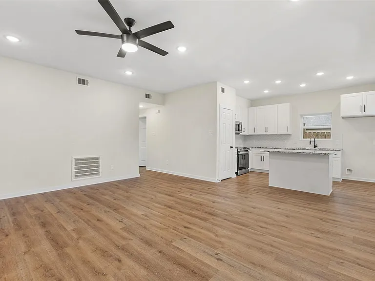 7709 Saint Louis St #A — Photo 2