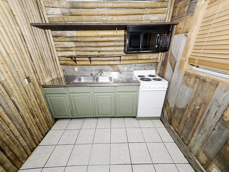 808 W Coffin St #100-1 — Photo 8