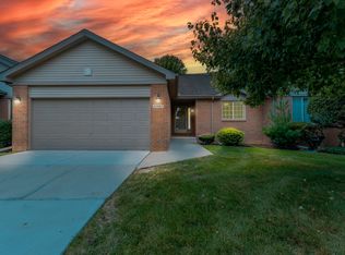 40049 Rolling Green Ct, Canton, MI
