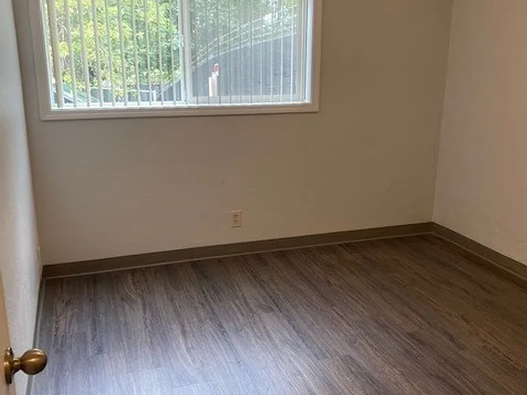 1893 Garden Ave #3 — Photo 7