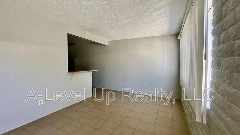 2 bed, 1.0 bath, 725 sqft, $850 — Photo 3