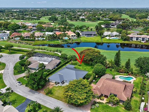 2nd image of 712 Pine Lake Dr