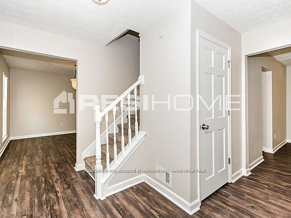 5th image of 805 Cranberry Trl