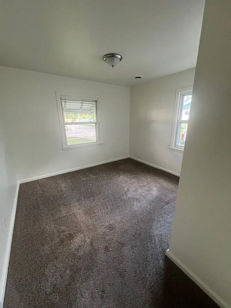 26355 Academy Street Roseville — Photo 4
