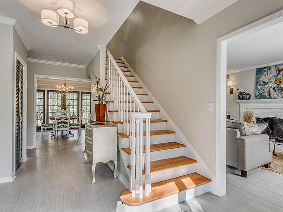 3rd image of 4627 Argonne Ln