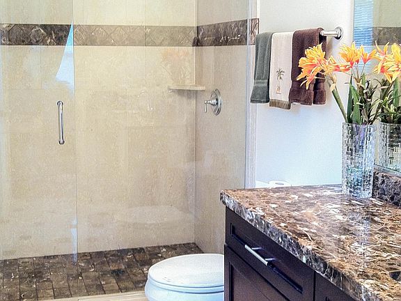 4th image of 3229 N Kenmore Ave #2S